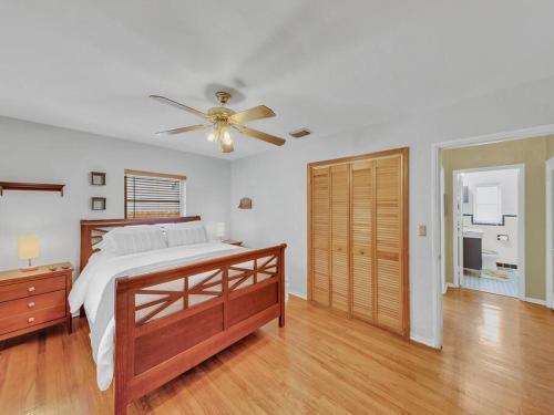 Supervilla - 3br/1ba - Pool - 5 Mins To Beach