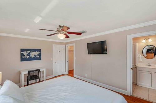 Heated Pool-high Speed Internet-3bed/3bath Home!