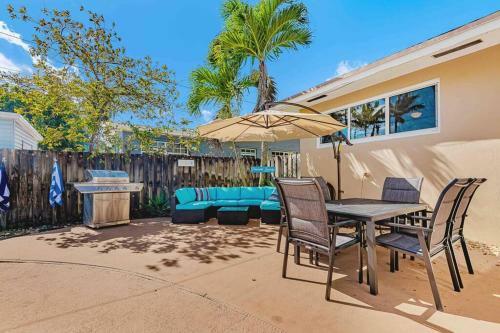 Heated Pool-high Speed Internet-3bed/3bath Home!