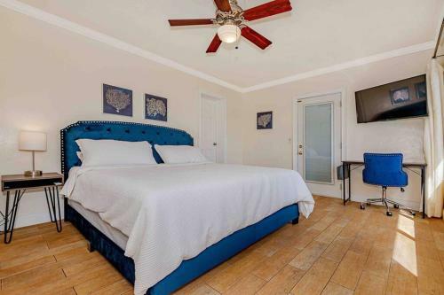 Heated Pool-high Speed Internet-3bed/3bath Home!