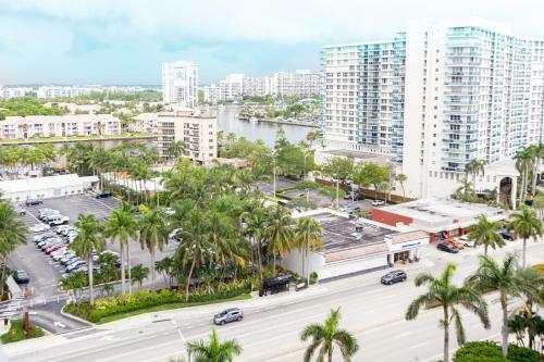 1br / 1ba Apartment With Ocean View + Beach Access And Pool