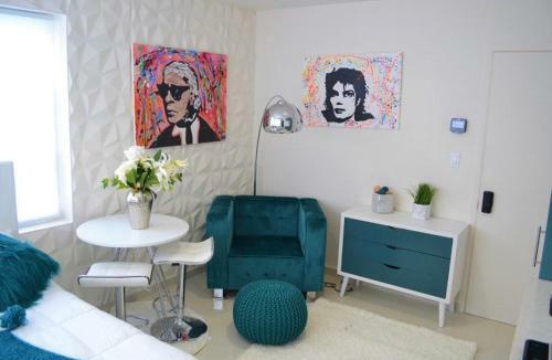Renovated Luxury Studio Apartment In Downtown! 26