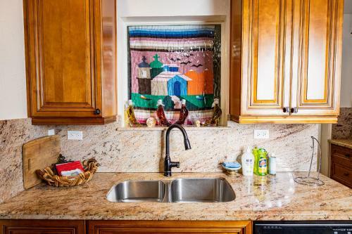 Charming Historical Paradise Home Close To Beach