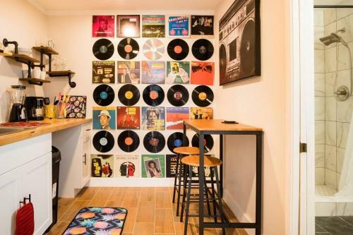 Artsy Studio In Hollywood, Fl