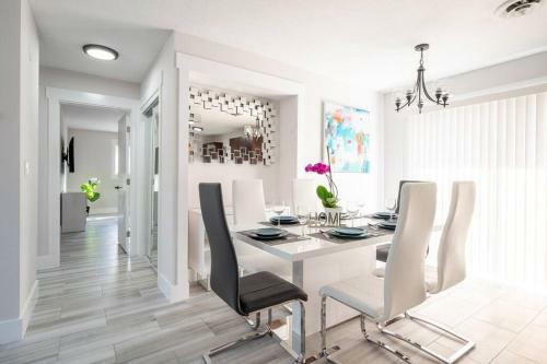 Supervilla - 3br/2ba - Pool - New House!