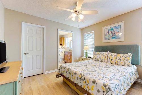 5 Bed 2 Bath Vacation Home In Destin