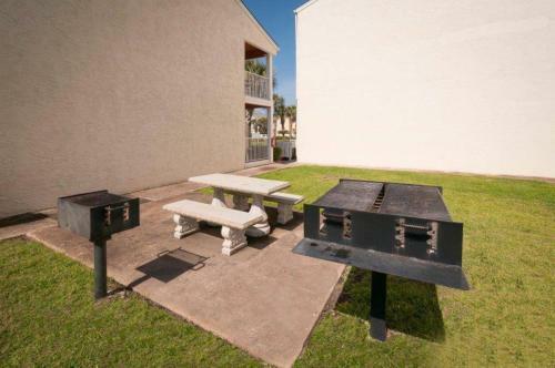 Tradewinds Condominiums #33 By Destin Getaways