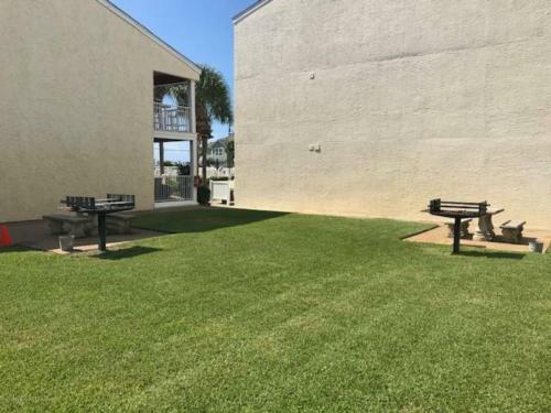 Tradewinds Condominium #26 By Destin Getaways