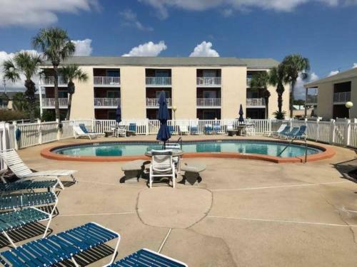 Tradewinds Condominium #26 By Destin Getaways