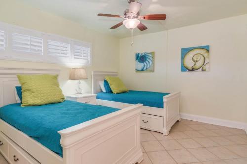 Holiday Surf & Racquet 411