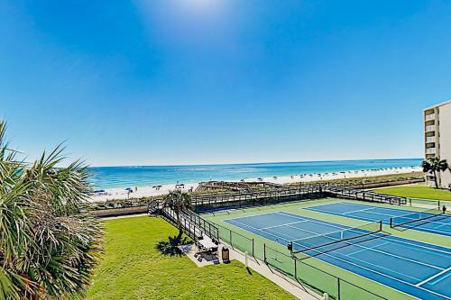Holiday Surf & Racquet 411