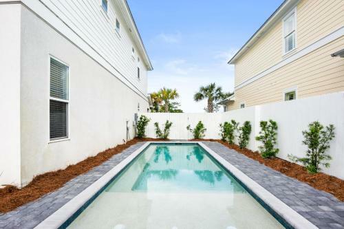 New Luxury Home! New Private Pool! Gated Community!
