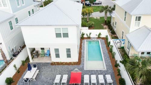 New Luxury Home! New Private Pool! Gated Community!