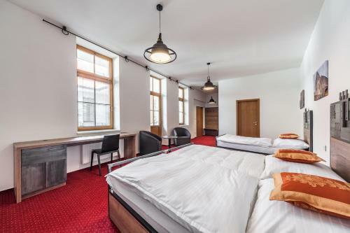 Hotel Mari�nsk� Dv?r