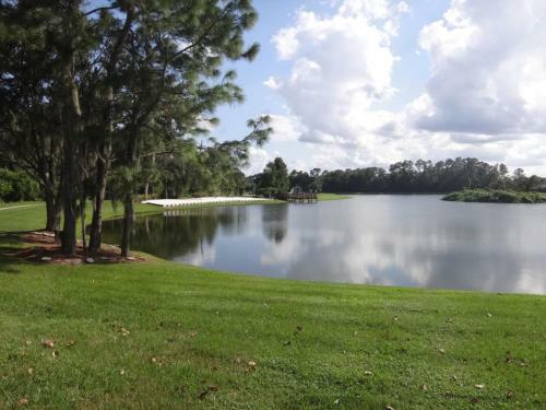 Lake Berkley Lake Front Oasis - Three Bedroom Home