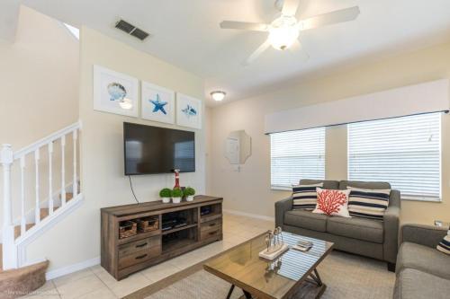 Bella Vidatown Home With Full Size Pool! Townhouse