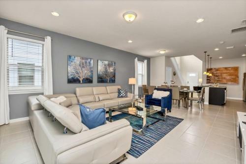 Windsor At Westside Mallory Disney Home