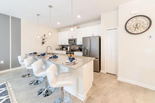 Modern And Chic Villa Just 10 Min From Disney