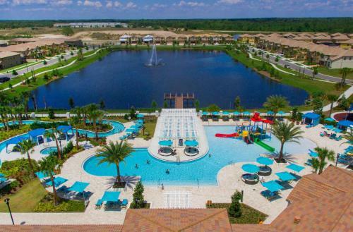 Exquisitely Prestige Large Home With Private Pool