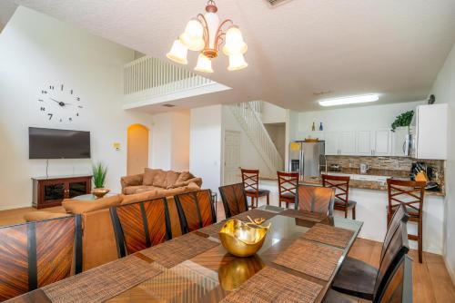 1219 Gorgeous Home W/3-master's*games Rm*themed Rm