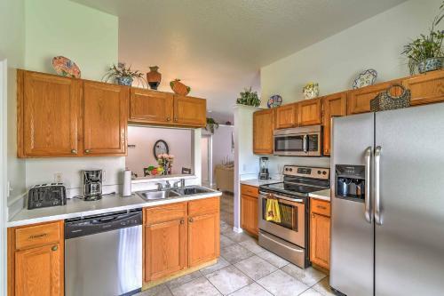 Explore Disney And Universal From This Home With Pool!