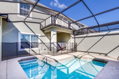 World Class - Storey Lake Villa - Sleeps 10 Townhouse