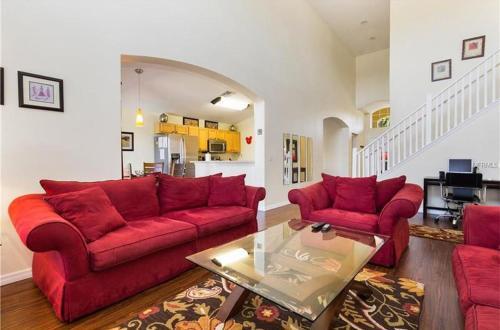 Dramatic Comfort In This 5 Bedroom Villa Villa