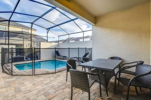 Solara 5 Bdm Townhome With Private Pool Townhouse