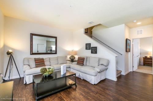 Intimate & Upscale - 4 Bdm Townhome Townhouse
