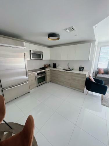 Apartamento Elegant & Comfy 5star Location, Balcony, Pool, View