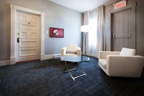 Hotel Le Pleasant H�tel & Caf�