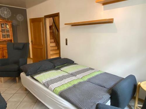 Hostal Winzerhaus Im Oberdorf - Ferienwohnung Oder G�stezimmer Oder Alles Zusammen