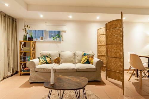 Apartamento Sch�ne, Ruhige Souterrainwohnung Mit Eigener Terrasse