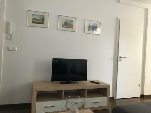 F & W Apartment