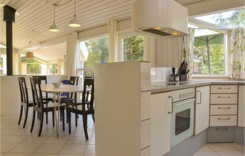 Holiday Home Bl�mejsevej Dronningm�lle X