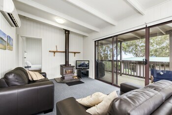 Hotel Beacon Point Ocean View Villas