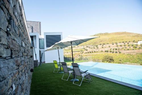 Villa Casa Foz Do Corgo - Private Pool, Gardens And River Access