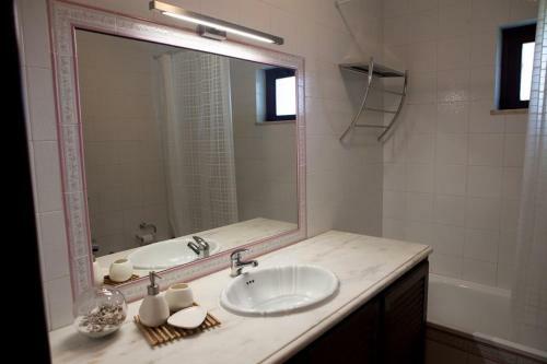 Villa Casa Da Av�-wine Farm & Beach