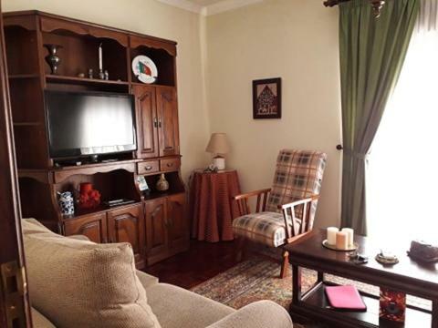 Apart. Av. Ant�nio Feij�