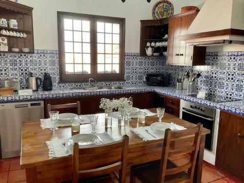 Super M�rio Houses - Casa Dos Mo�nhos