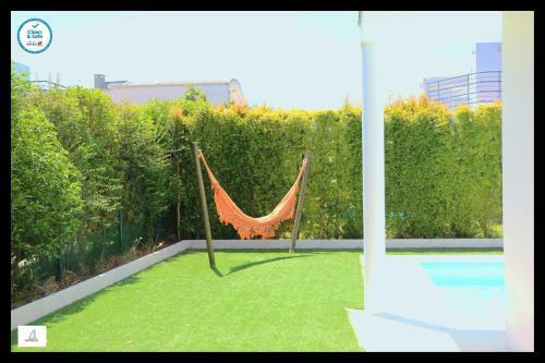 Home4u - Superb Villa, With Pool & Bbq