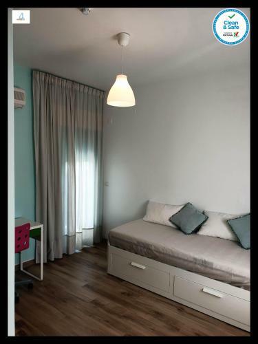 Home4u - Superb Villa, With Pool & Bbq