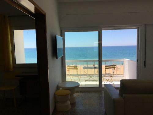 Lemon Tree Beach Apartment