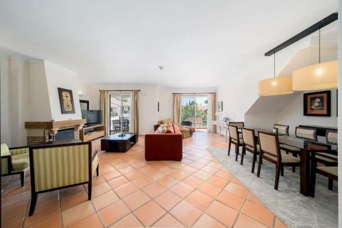 3 Bedroom Apartment In Gated Complex With Pool Vila Sol Resort