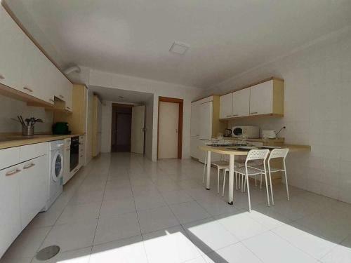 L9 Awesome And Spacious Two Bedrooms Apartment