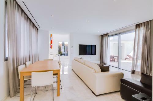 Villa M30 - Luxury Villa Front Golf - Private Pool