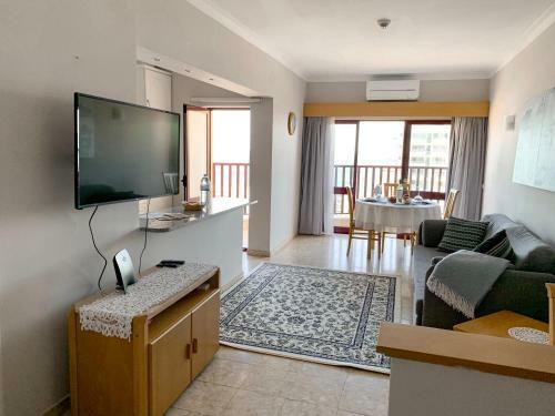 Panoramic Apartment In Portimao: Ocean View, Wifi