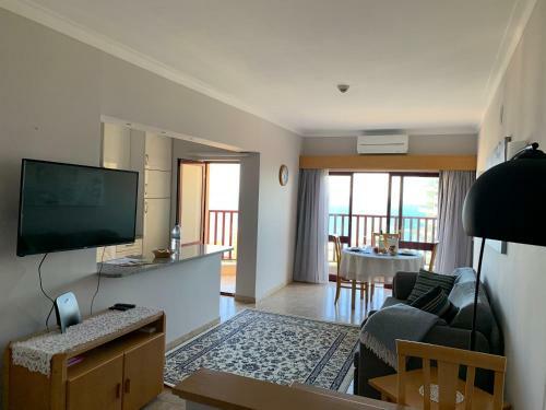 Panoramic Apartment In Portimao: Ocean View, Wifi