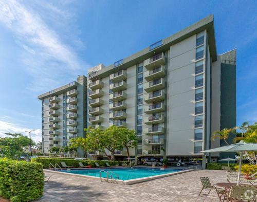 Lovely, Gorgeous In Miami Apartament With Pool
