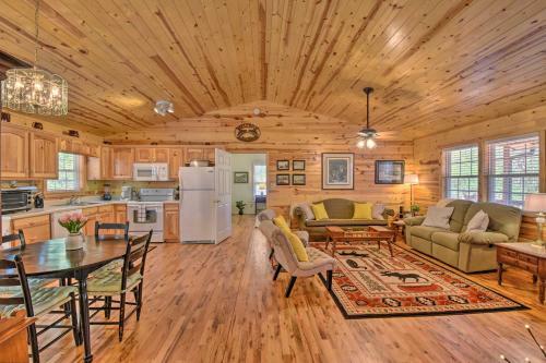 Pet-friendly Mountain Cabin With Ramp Access!